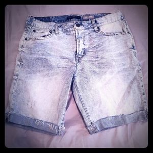 Short jeans